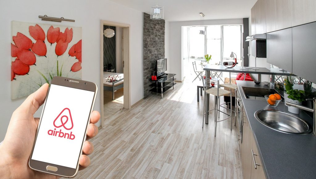 Airbnb va ahora a por el negocio del alojamiento rural