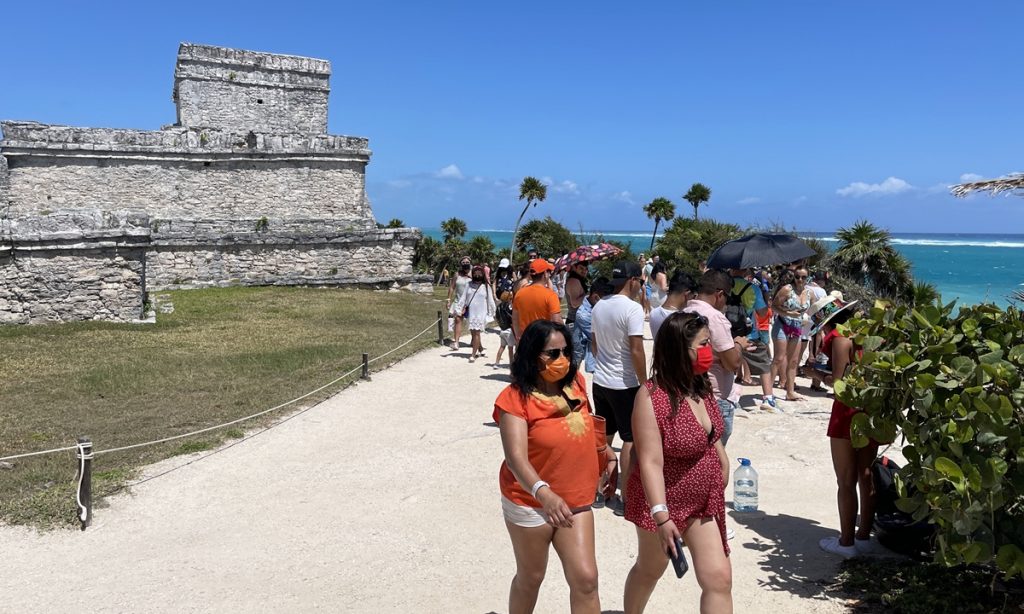 Sectur prevé incremento en número de turistas pese a tercera ola de COVID-19