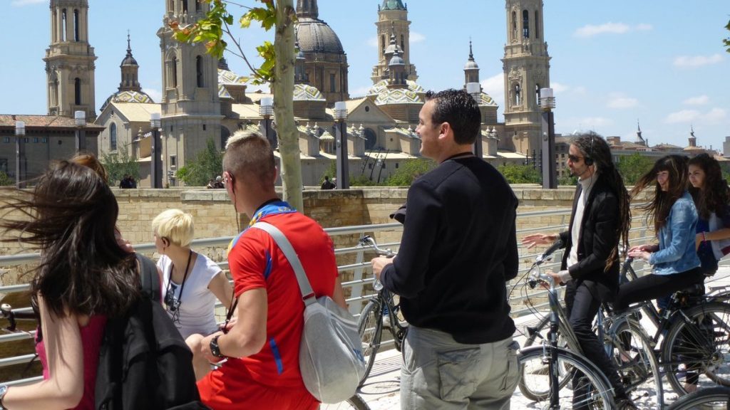 Zaragoza registra el triple de consultas turísticas que hace un año