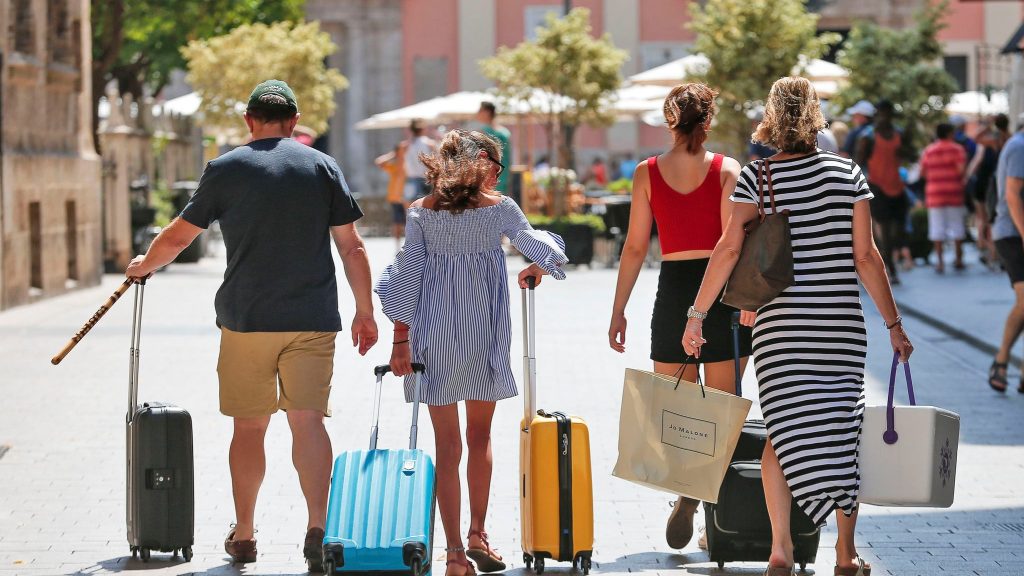 Con niveles altos, el turismo extra hotelero se recuperó en agosto