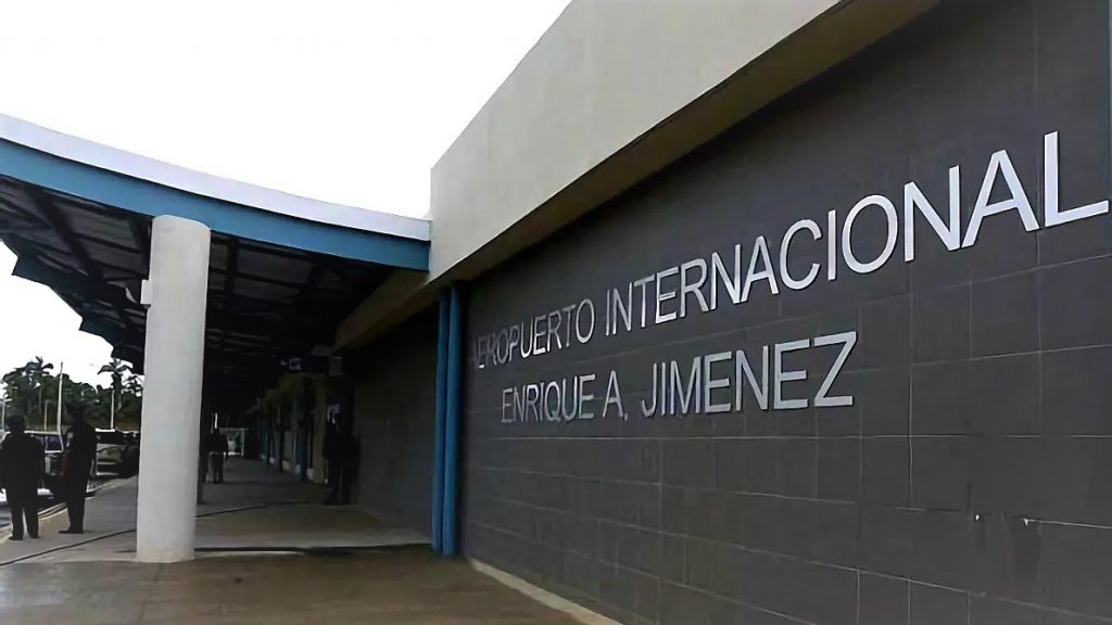 Rehabilitan el Aeropuerto Enrique Jiménez para recibir vuelos chárter de compras y turismo