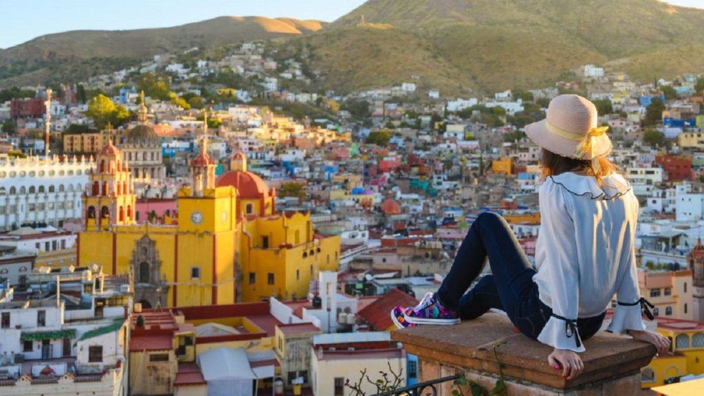 Torruco festeja la recuperación del turismo mexicano en 2022