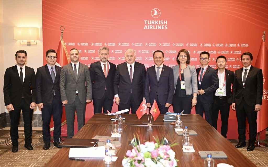 Turkish Airlines y Vietnam Airlines realizan un convenio para brindar conexiones fluidas