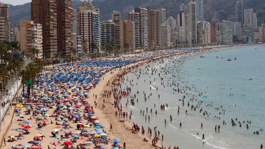 El dinamismo de la economía española se ve afectada por el mayor peso del turismo