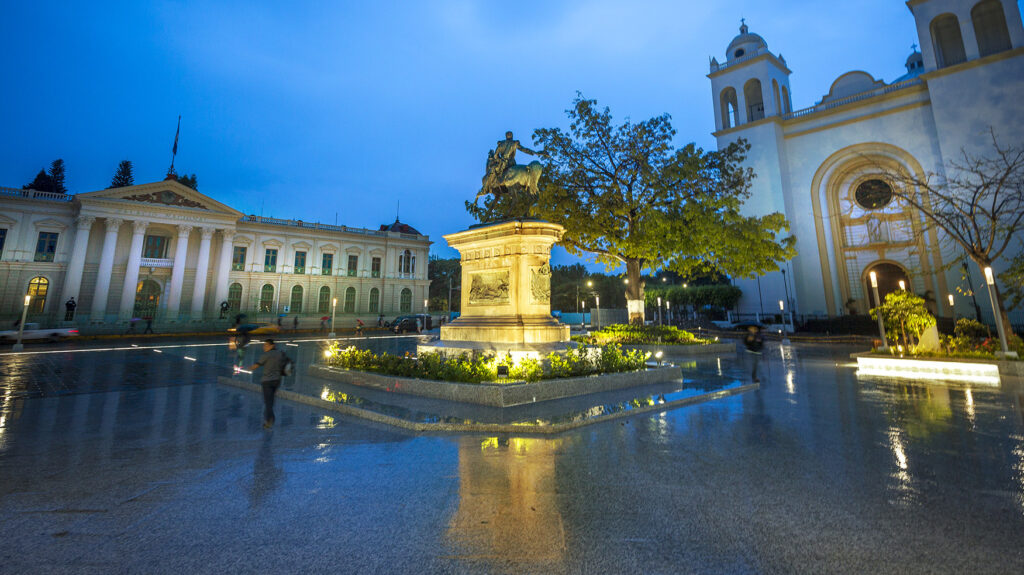 El Banco Interamericano de Desarrollo apuesta al crecimiento turístico de El Salvador