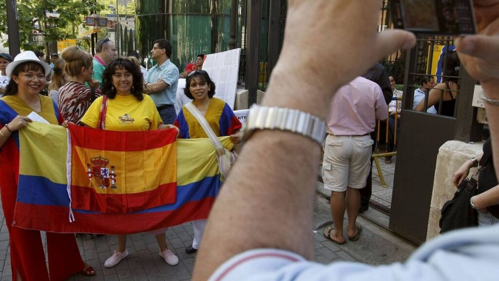 Anunciaron nuevos requisitos para turistas colombianos que viajen a España