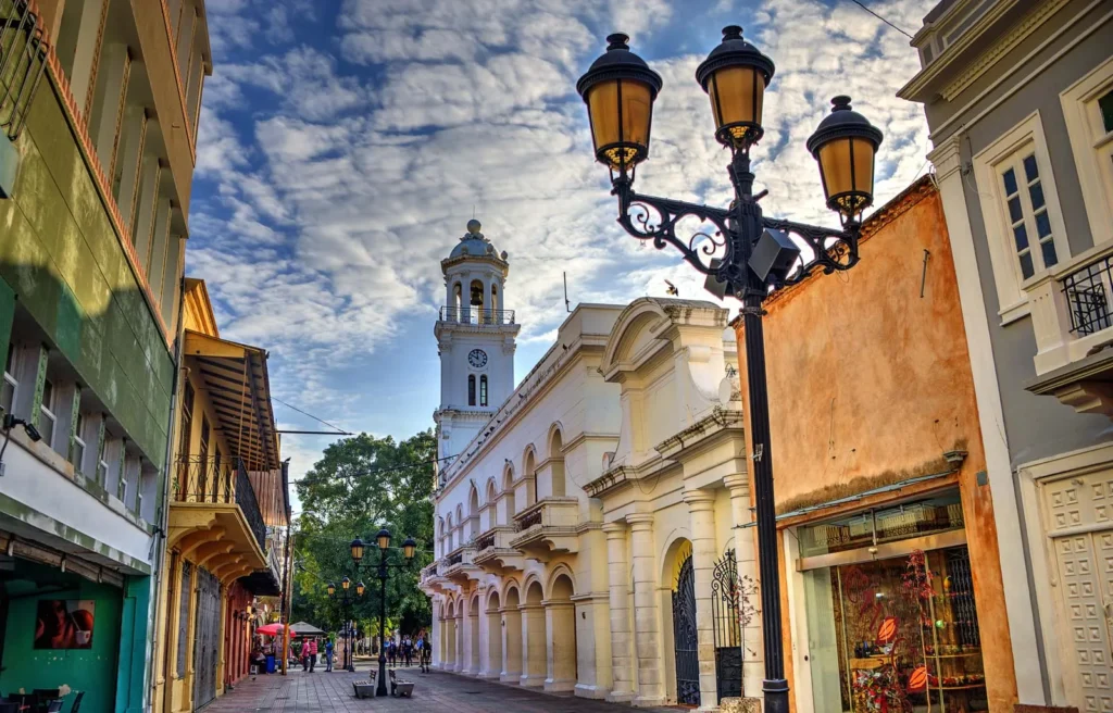 Un viaje fascinante a través de la historia turística de República Dominicana, con Javier Noguera