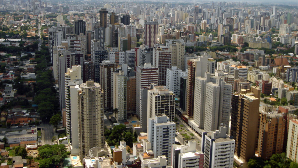 Curitiba, la ciudad brasileña que se destaca por su innovación y atractivos turísticos