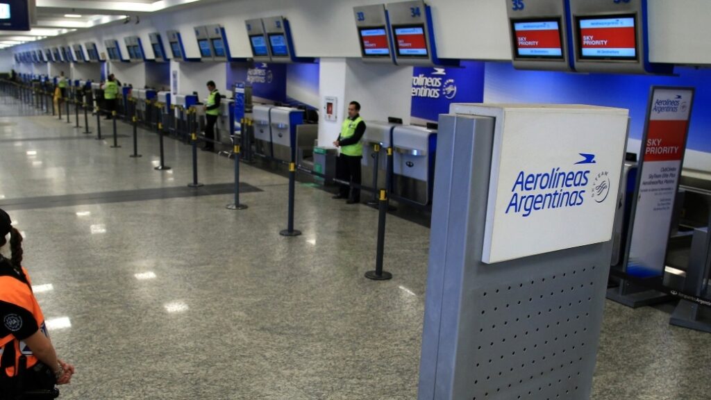 Argentina: pilotos de aviones realizarán un paro de 48 horas para Semana Santa