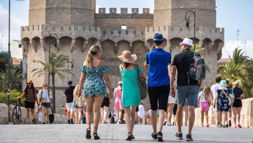 En Valencia los grupos turísticos podrán tener un máximo de 25 personas