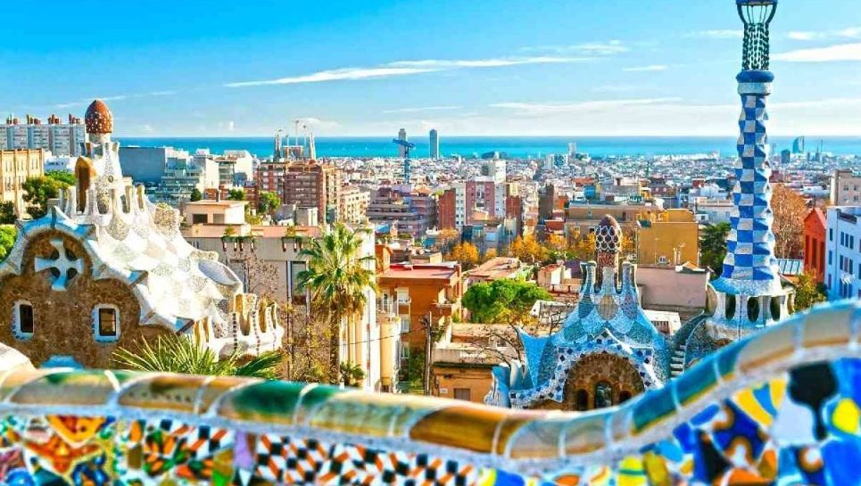Turismofobia y mala gestión: AEDH critica el abuso político del turismo en España