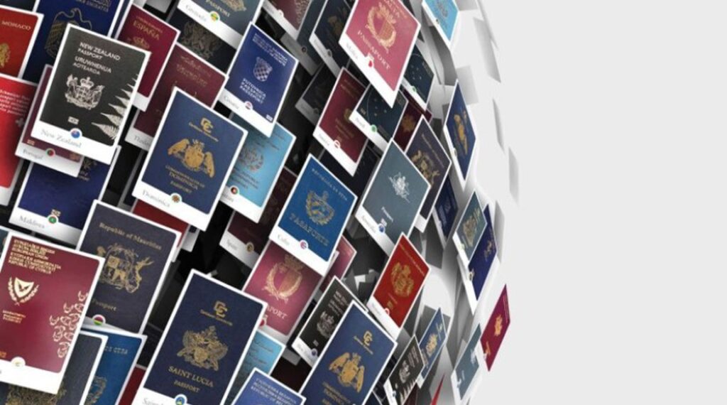 Seis pasaportes lideran el ranking de libre acceso a países sin visa en 2024