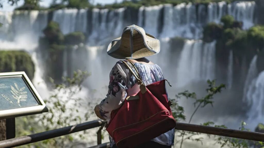 Disminuye el ingreso de turistas en Argentina: las razones detrás de esta alarmante caída