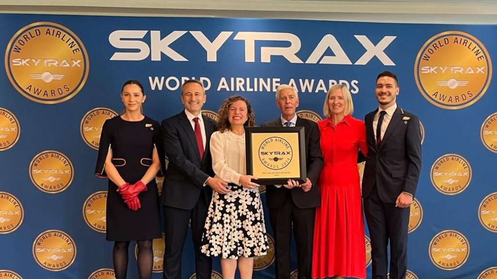 “Oscar de la aviación”: Iberia recibió el premio al mejor personal de aerolínea de Europa
