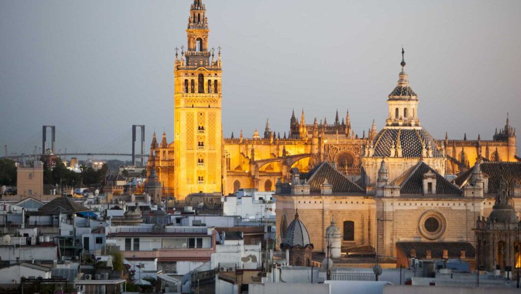 Sevilla fija su postura de luchar contra las viviendas turísticas ilegales