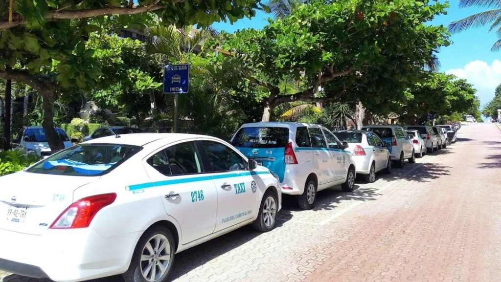 Cancún: crece la tensión por la presencia de taxistas clandestinos en los aeropuertos