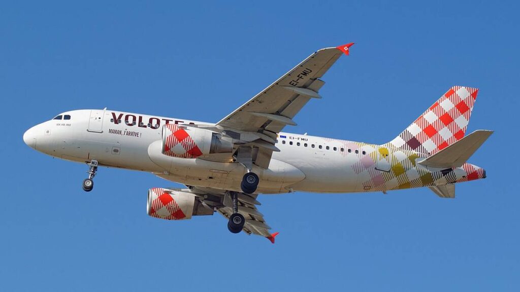 Volotea se consolida en Asturias y asegura la continuidad de sus rutas en España