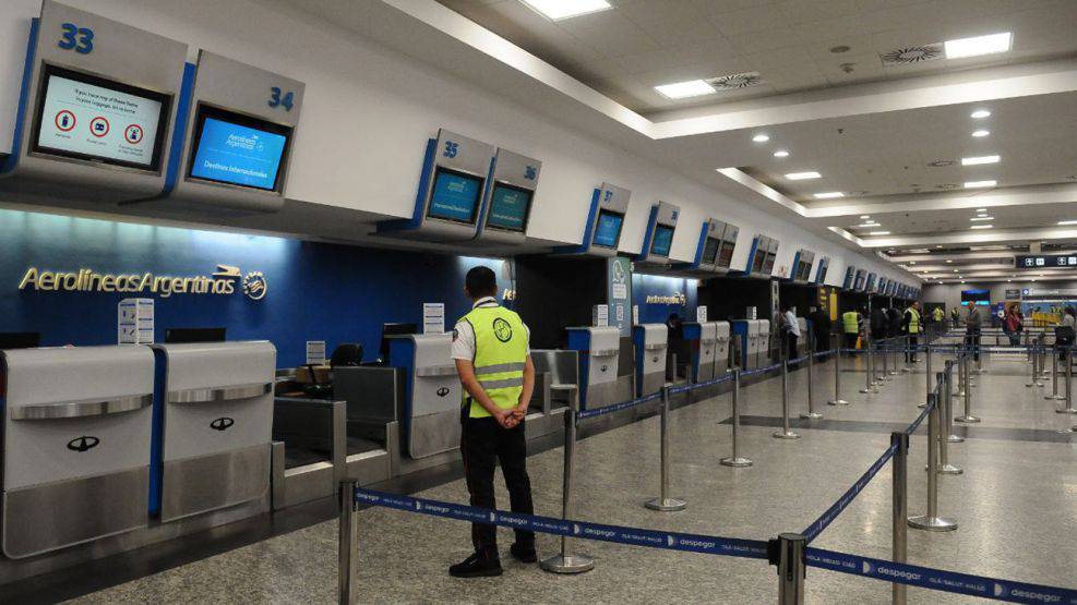 Continúa la medida salvaje de Aerolíneas Argentinas que tiene en vilo a los usuarios del transporte aéreo