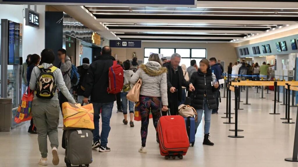 Los aeropuertos de Aena alcanzan un récord histórico con 208 millones de pasajeros hasta agosto