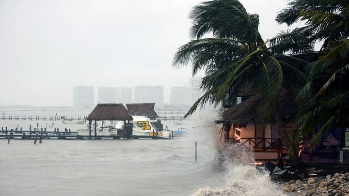 Colapso turístico por el huracán Helene: ciudades en alerta y evacuaciones en destinos caribeños