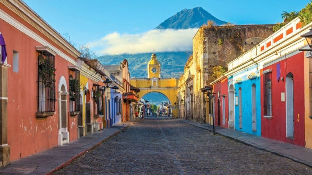 SEGITTUR impulsa la conversión de Antigua, Guatemala, en Destino Turístico Inteligente