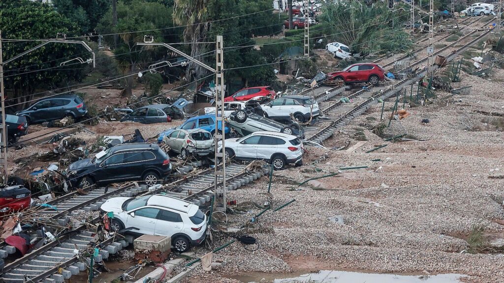 Las graves condiciones climáticas causan retrasos y cancelaciones en el transporte de Valencia