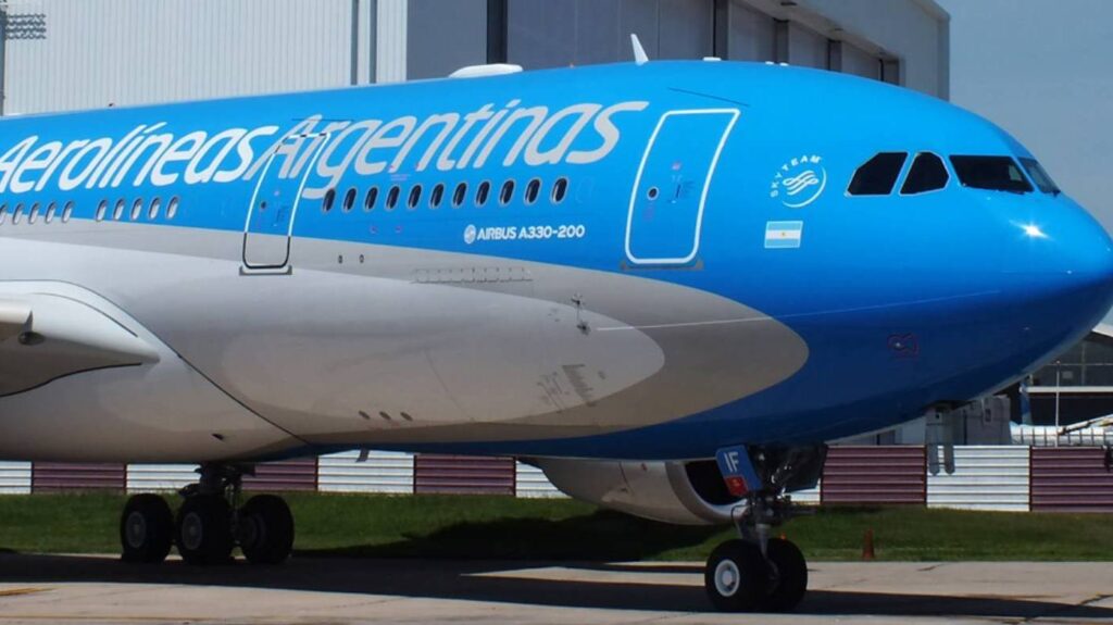 Por la polémica generada, Uruguay deja de vender vuelos de Aerolíneas Argentinas