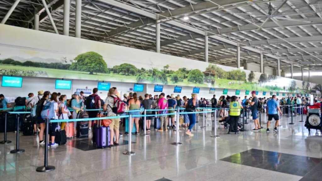 Canatur repudia el caos en el Aeropuerto de Liberia: pérdidas y daño a la imágen turística de Costa Rica