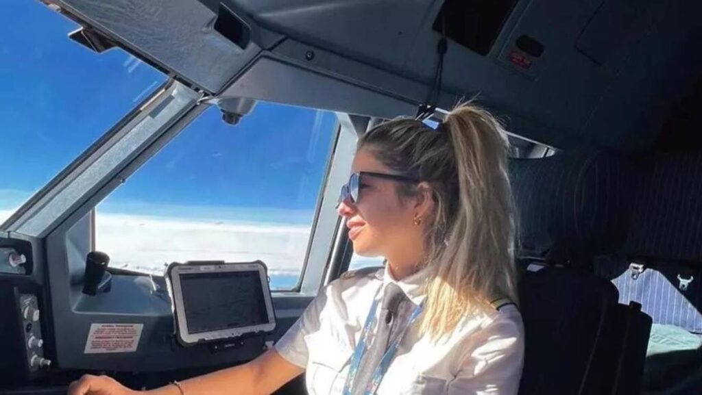 Alba Mangado, la copiloto que reflexiona sobre el presente y futuro del sector femenino dentro de la aviación