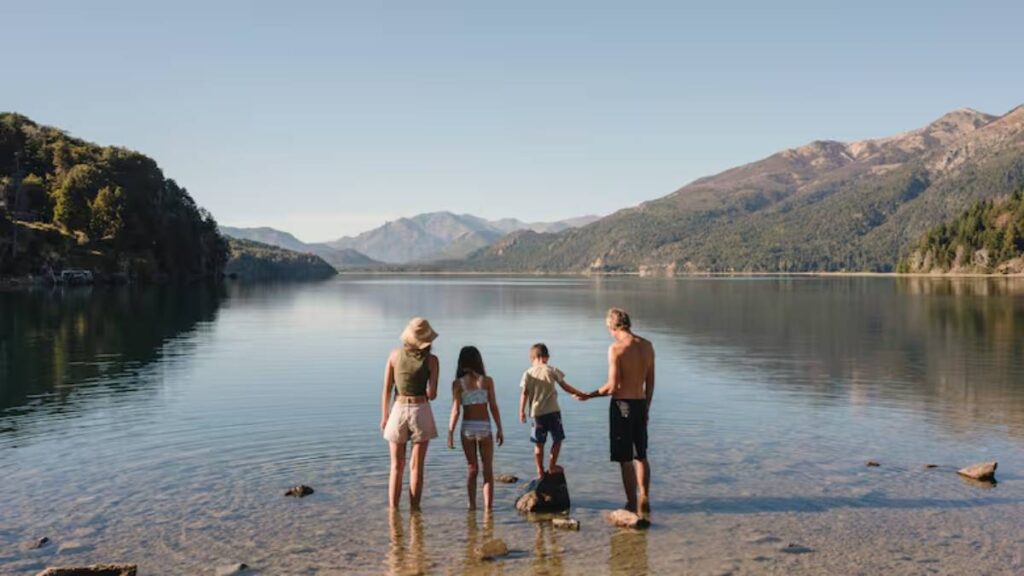 ¿Playa o montaña? Bariloche se impone con precios y experiencias para todos