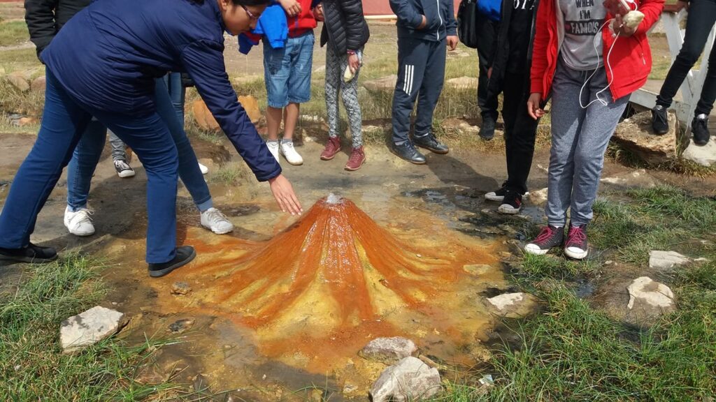 El volcán más pequeño del mundo: una joya geotérmica en el corazón de Cusco