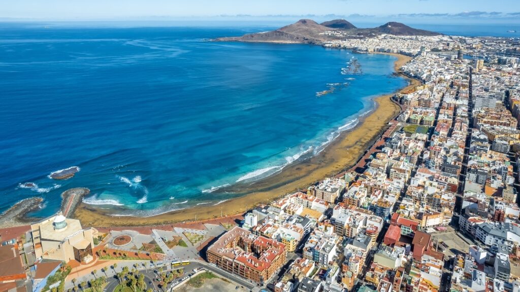 «Escuela de Turistas»: una exposición para replantear el turismo desde la sostenibilidad en Las Palmas