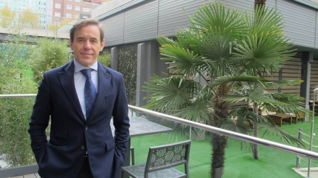 Óscar Perelli apuesta por una estrategia nacional para transformar el turismo español