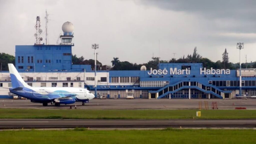 Cuba renovará y ampliará aeropuertos clave para mejorar su infraestructura