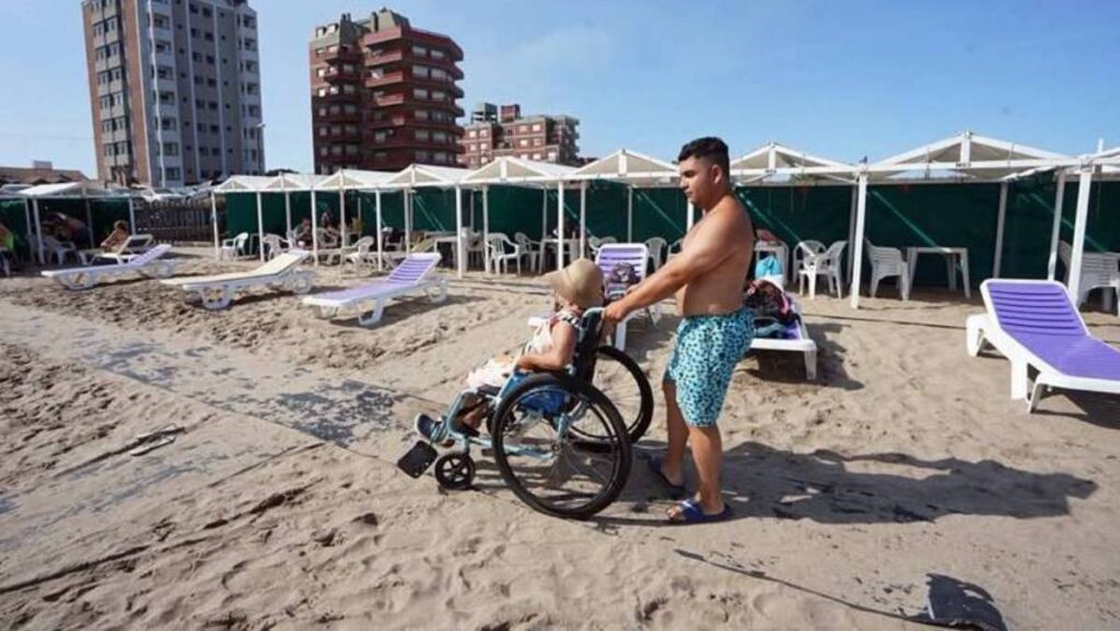 Villa Gesell avanza en turismo accesible: playas y espacios públicos más inclusivos para todos los visitantes