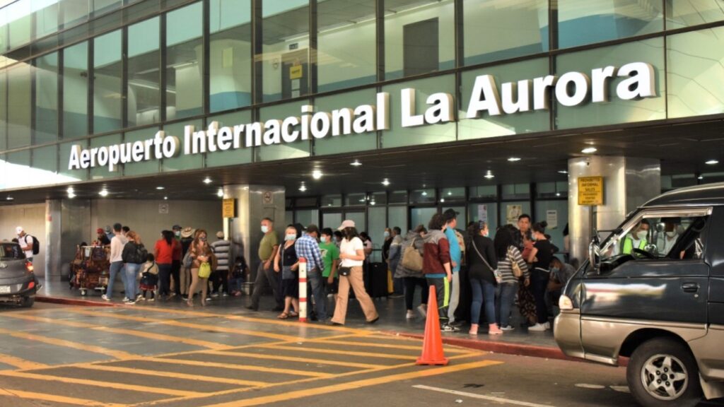 BCIE financia estudio sobre transporte entre el Aeropuerto La Aurora y Antigua Guatemala