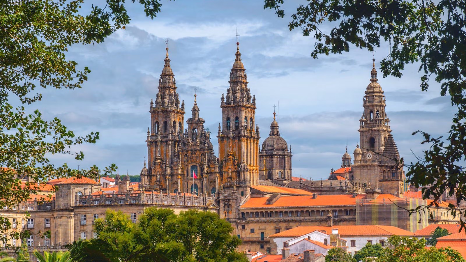 Dos Espacios diseñará el nuevo Plan Estratégico de Turismo de Santiago de Compostela 2026-2030