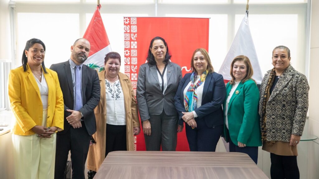Cuba impulsa su promoción turística en Lima y firma acuerdos estratégicos con el sector