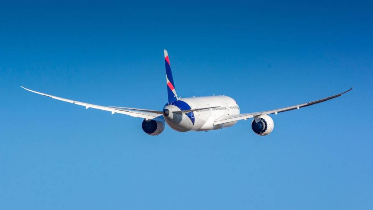 Latam suspende la ruta Bogotá–Curazao a menos de un año de su lanzamiento