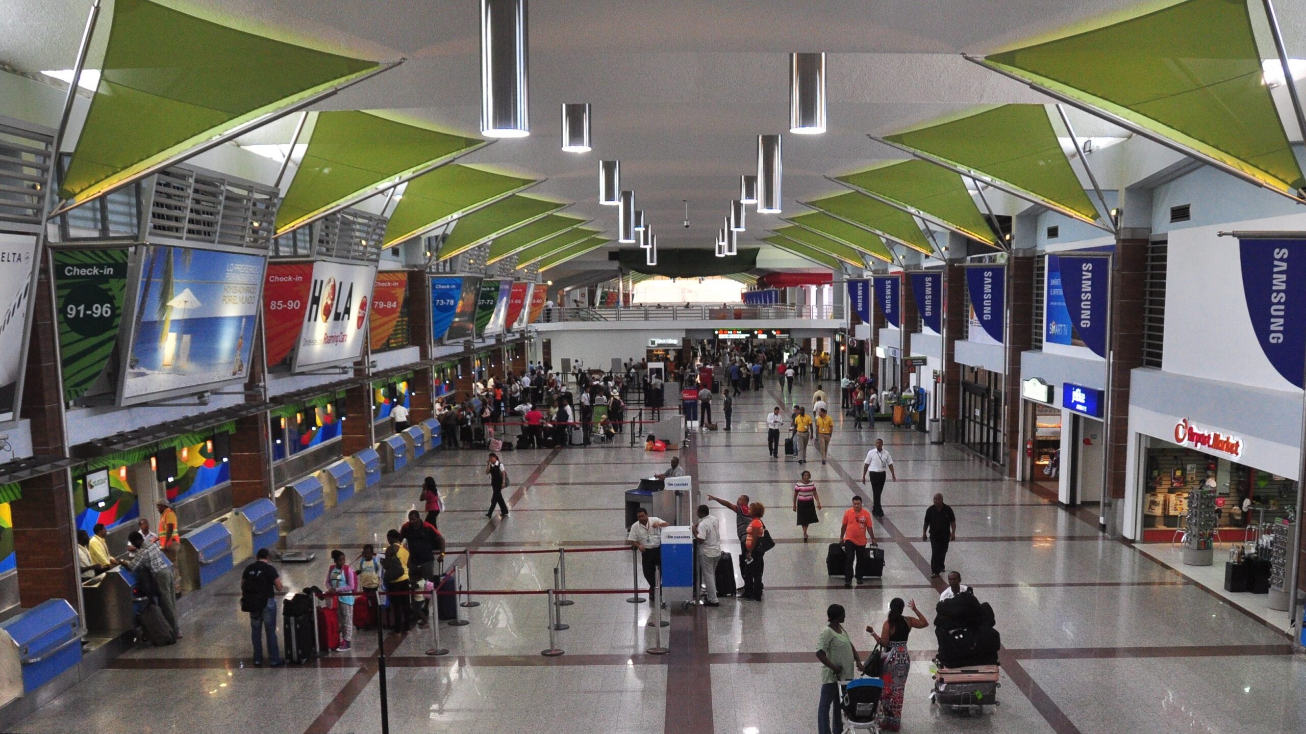 RD consolida su posicionamiento aéreo con aerolíneas locales y récord de pasajeros