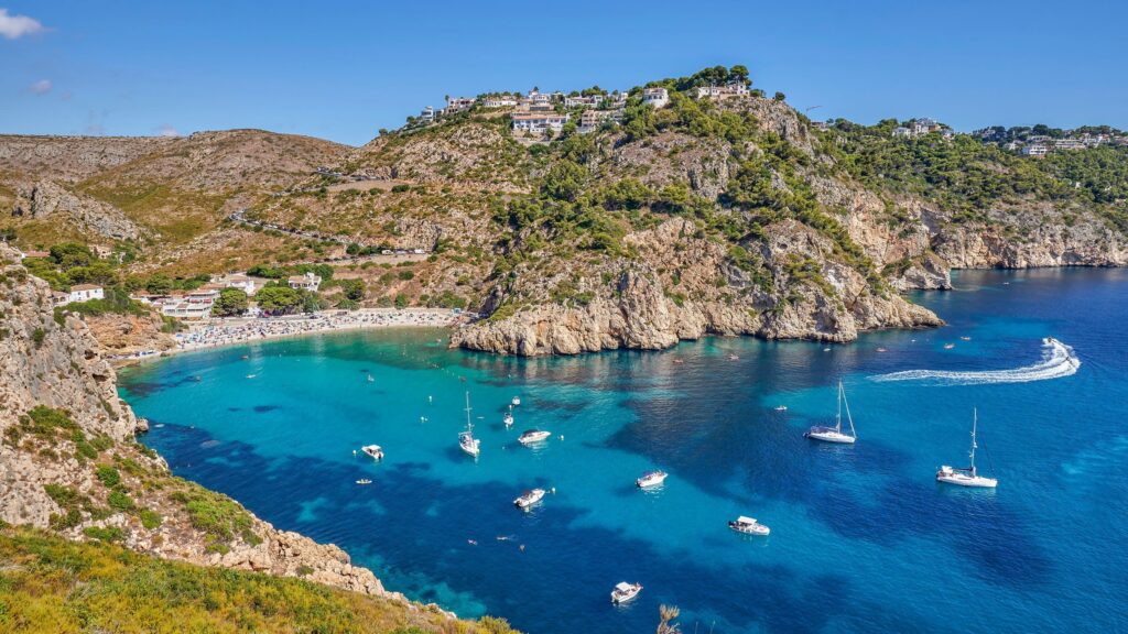 Una ruta por la Costa Blanca para descubrir historia, naturaleza y sabores mediterráneos