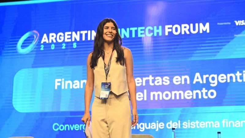 Stephie Cherni: una mirada humana a la era digital en la 2° Convención de Empresarios Jovenes en Turismo