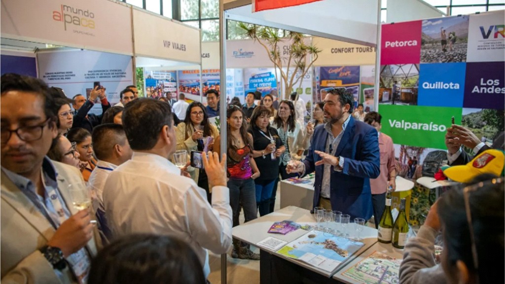 PROMPERÚ impulsa la promoción de destinos y nuevas rutas turísticas en la FIT AVIT 2025 en Arequipa