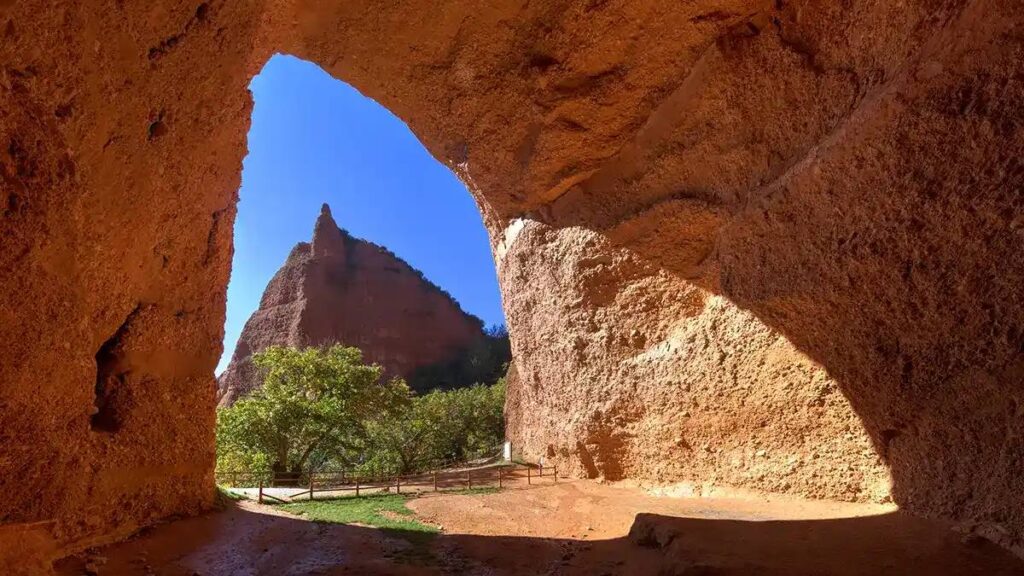 La Fundación Las Médulas impulsa la distinción de diez servicios turísticos