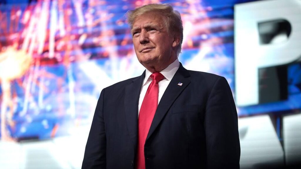 Trump amenaza con sanciones a los controladores aéreos ausentes en medio del cierre federal