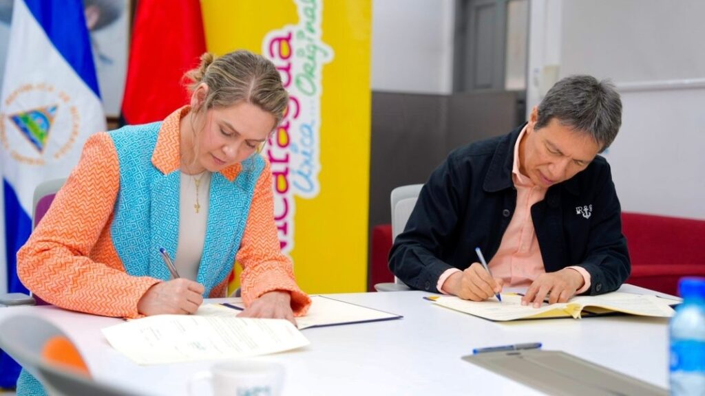 Intur y la Universidad de Nicaragua sellan un convenio para fortalecer la formación turistica