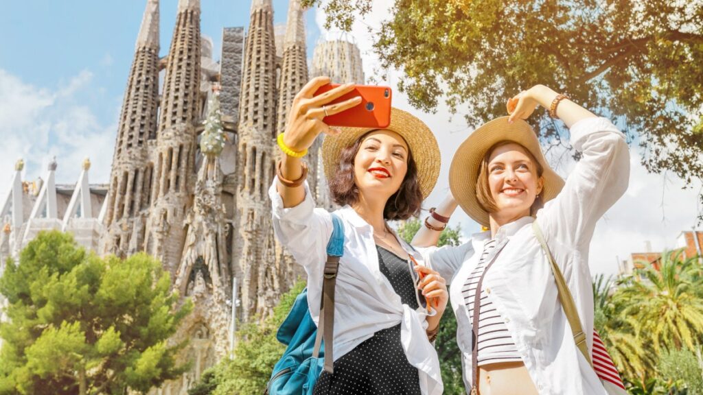 España supera los 85,7 millones de turistas y consolida un octubre histórico