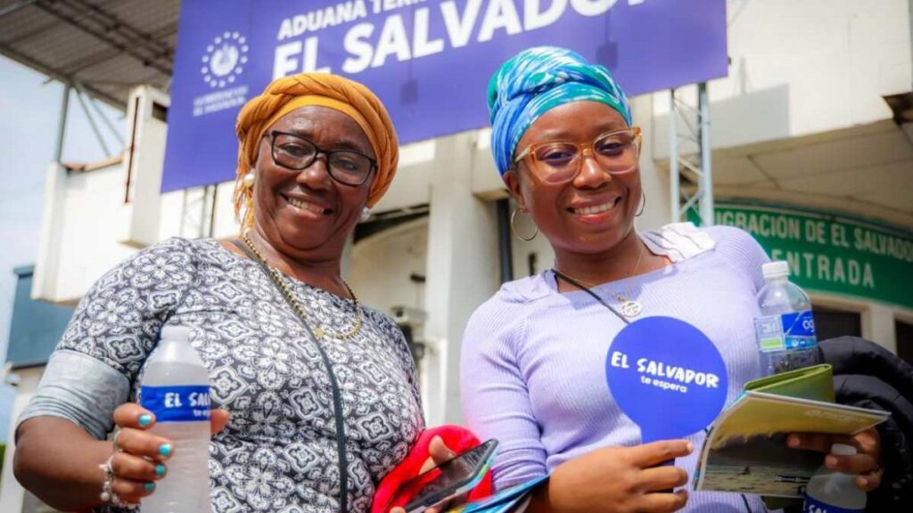 El Salvador consolida el ingreso de turistas por tierra como rasgo distintivo regional