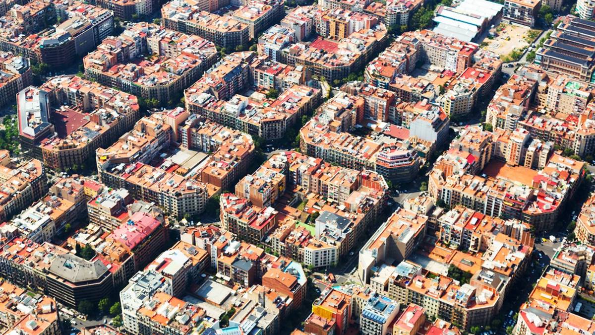 El turismo reduce su peso económico en Barcelona, pero mantiene su rol clave