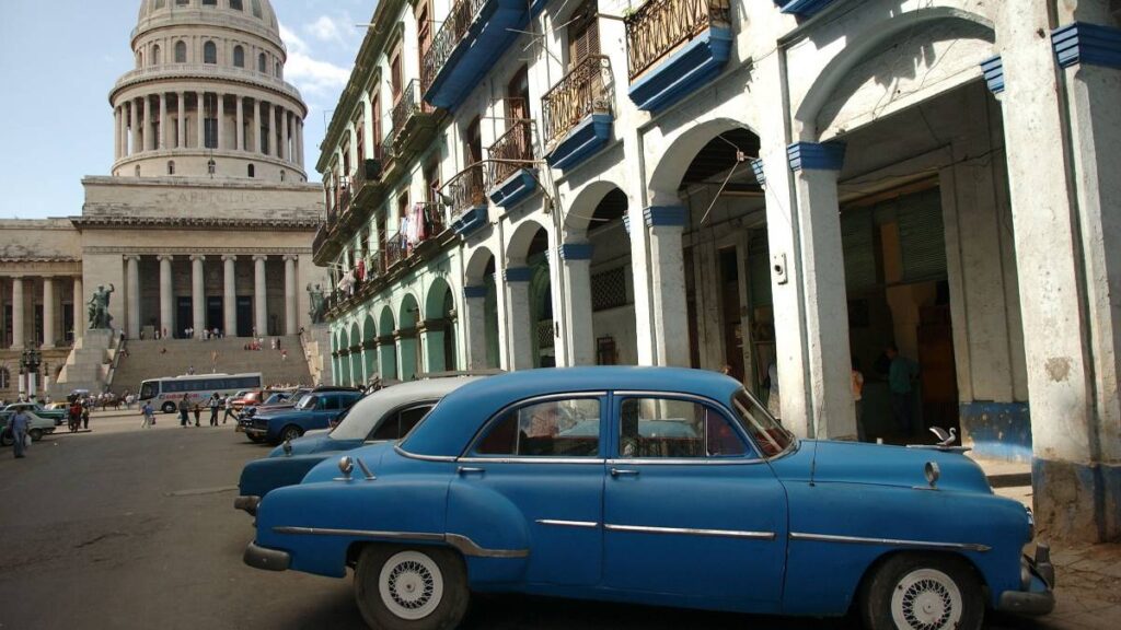 Cuba advierte que vuelos internacionales quedan en riesgo por falta de combustible de aviación